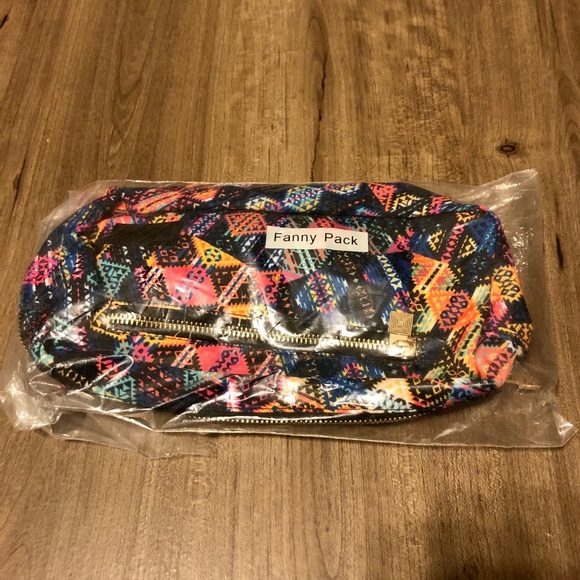 Lularoe Aztec Multicolor Fanny Pack Crossbody Belt Bag - Picture 5 of 6